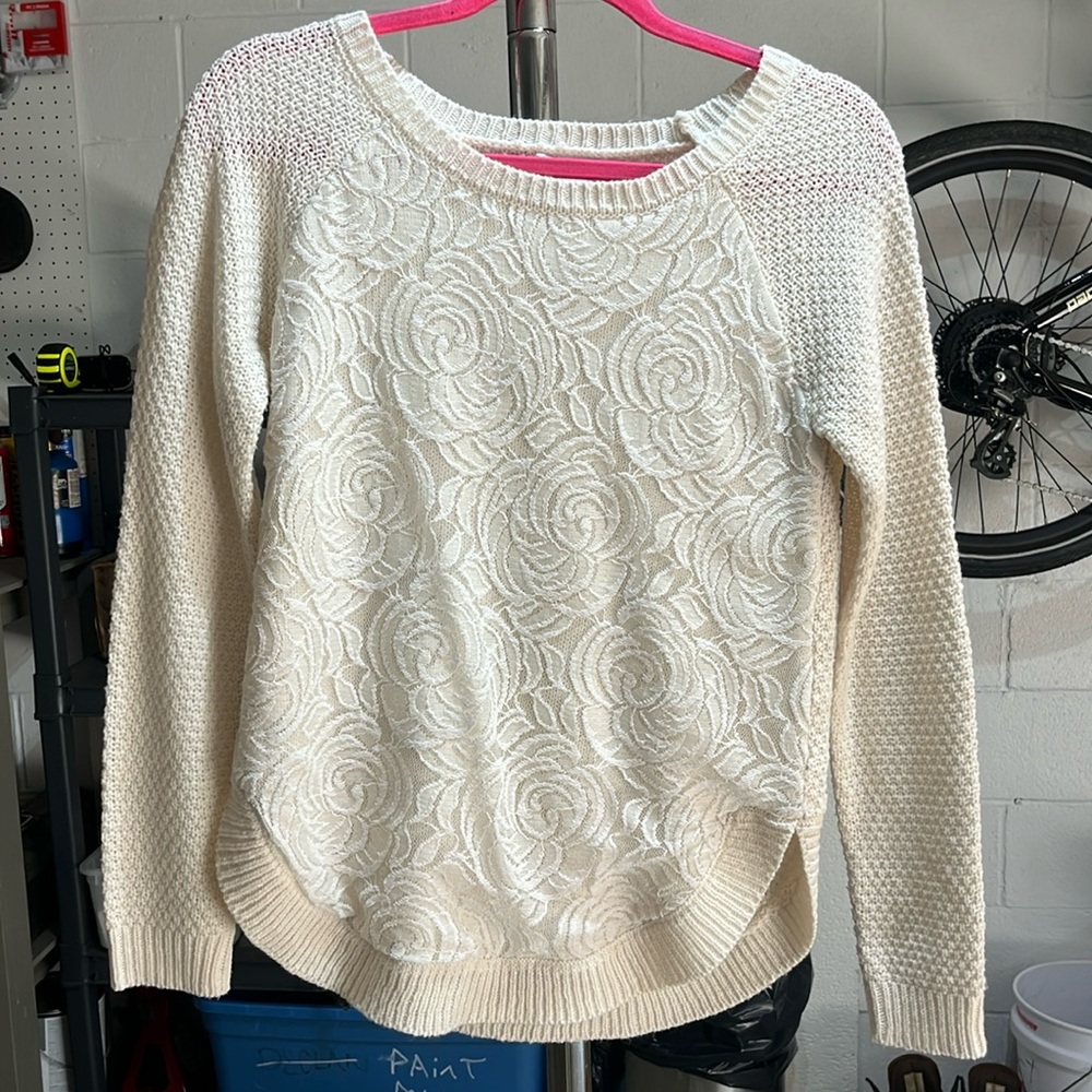 Long sleeved lace, knit sweater from Cloud Chaser, SZ Medium